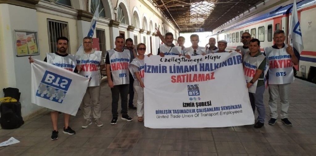 Sendikamız Tarafından Alsancak Limanı’nın Satılmasına Karşı Liman Girişinde Basın Açıklaması Yapıldı.